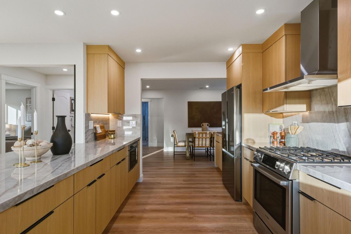 Detail Gallery Image 7 of 31 For 1621 Connecticut Dr, Redwood City,  CA 94061 - 3 Beds | 3 Baths