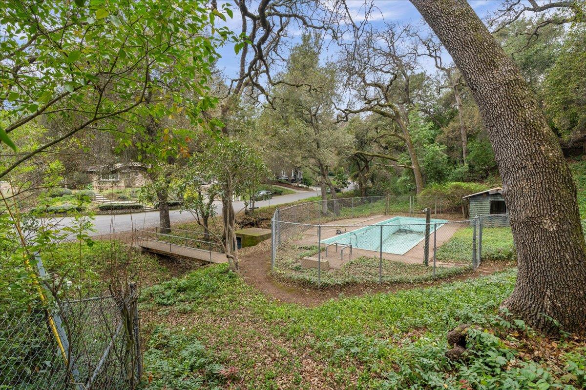 Detail Gallery Image 18 of 32 For 16235 W Ellenwood Ave, Monte Sereno,  CA 95030 - – Beds | – Baths