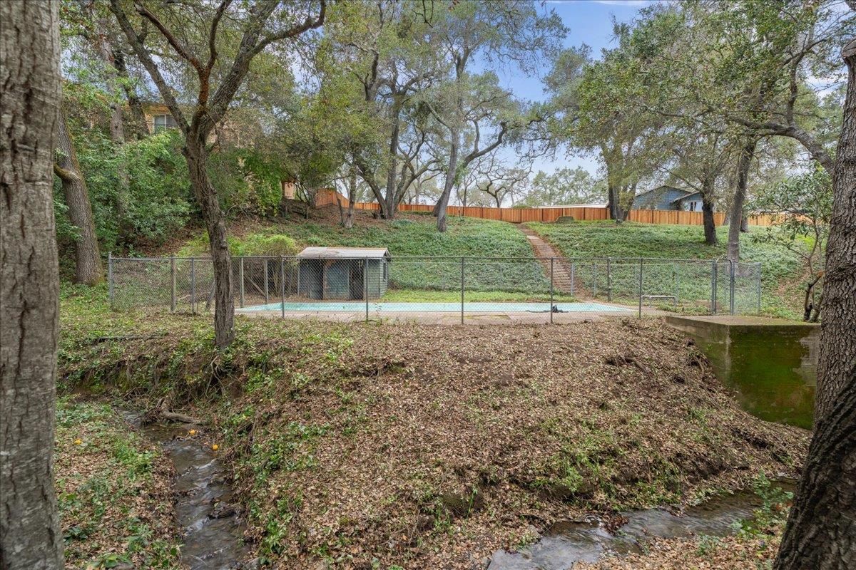 Detail Gallery Image 8 of 32 For 16235 W Ellenwood Ave, Monte Sereno,  CA 95030 - – Beds | – Baths