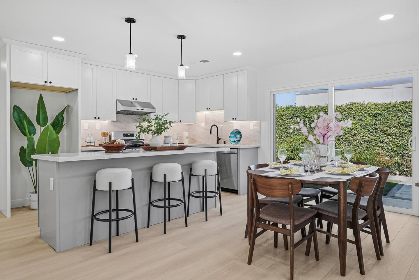 Detail Gallery Image 10 of 37 For 5083 Miramar Ave, San Jose,  CA 95129 - 4 Beds | 2/1 Baths