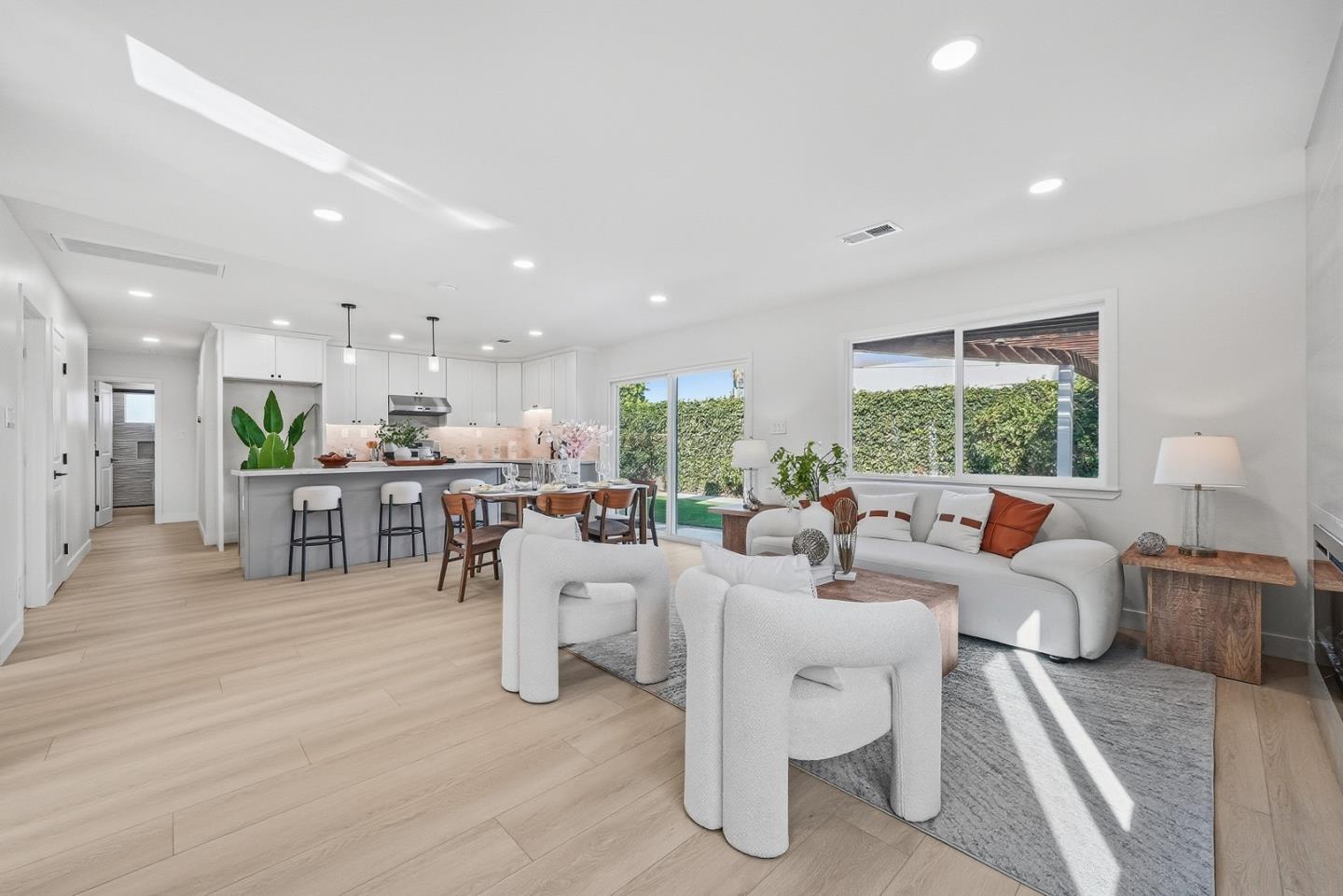 Detail Gallery Image 5 of 37 For 5083 Miramar Ave, San Jose,  CA 95129 - 4 Beds | 2/1 Baths