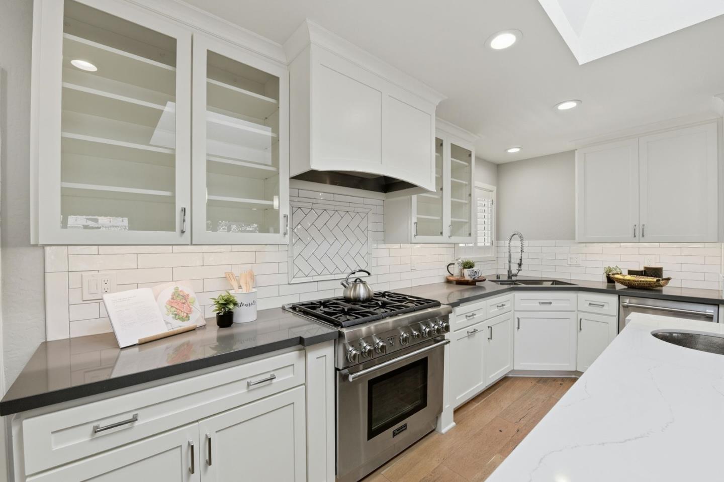 Detail Gallery Image 4 of 39 For 1657 Trona Way, San Jose,  CA 95125 - 4 Beds | 2/1 Baths