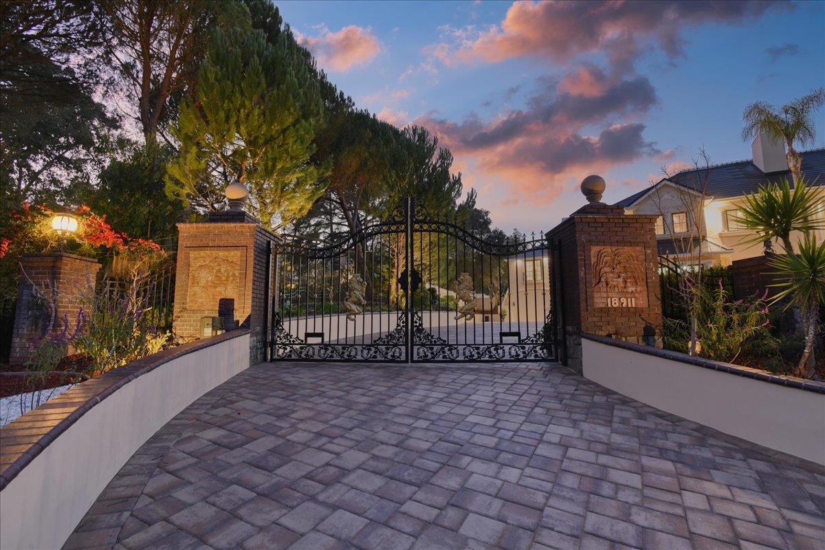 Detail Gallery Image 3 of 143 For 18911 Decatur Rd, Los Gatos,  CA 95030 - 10 Beds | 8/1 Baths