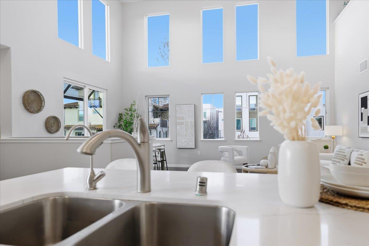 Detail Gallery Image 14 of 65 For 218 William Manly St #2,  San Jose,  CA 95136 - 3 Beds | 2 Baths