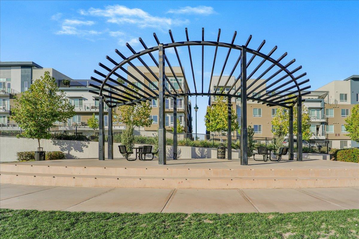 Detail Gallery Image 51 of 65 For 218 William Manly St #2,  San Jose,  CA 95136 - 3 Beds | 2 Baths