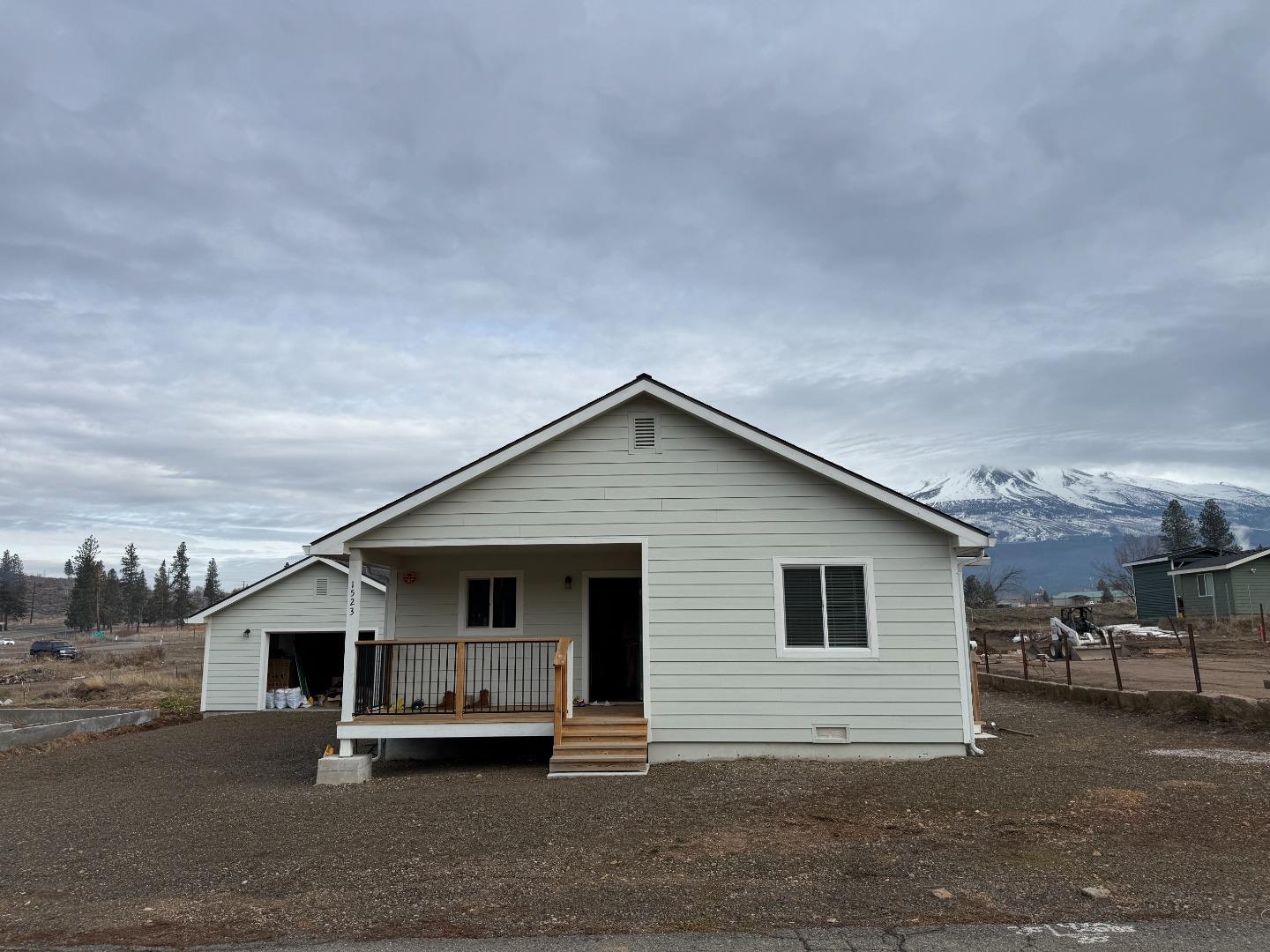 Front Image Thumbnail for ML82033258