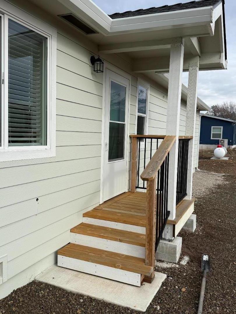 Detail Gallery Image 18 of 38 For 1523 Alameda Ave, Weed,  CA 96094 - 3 Beds | 2 Baths