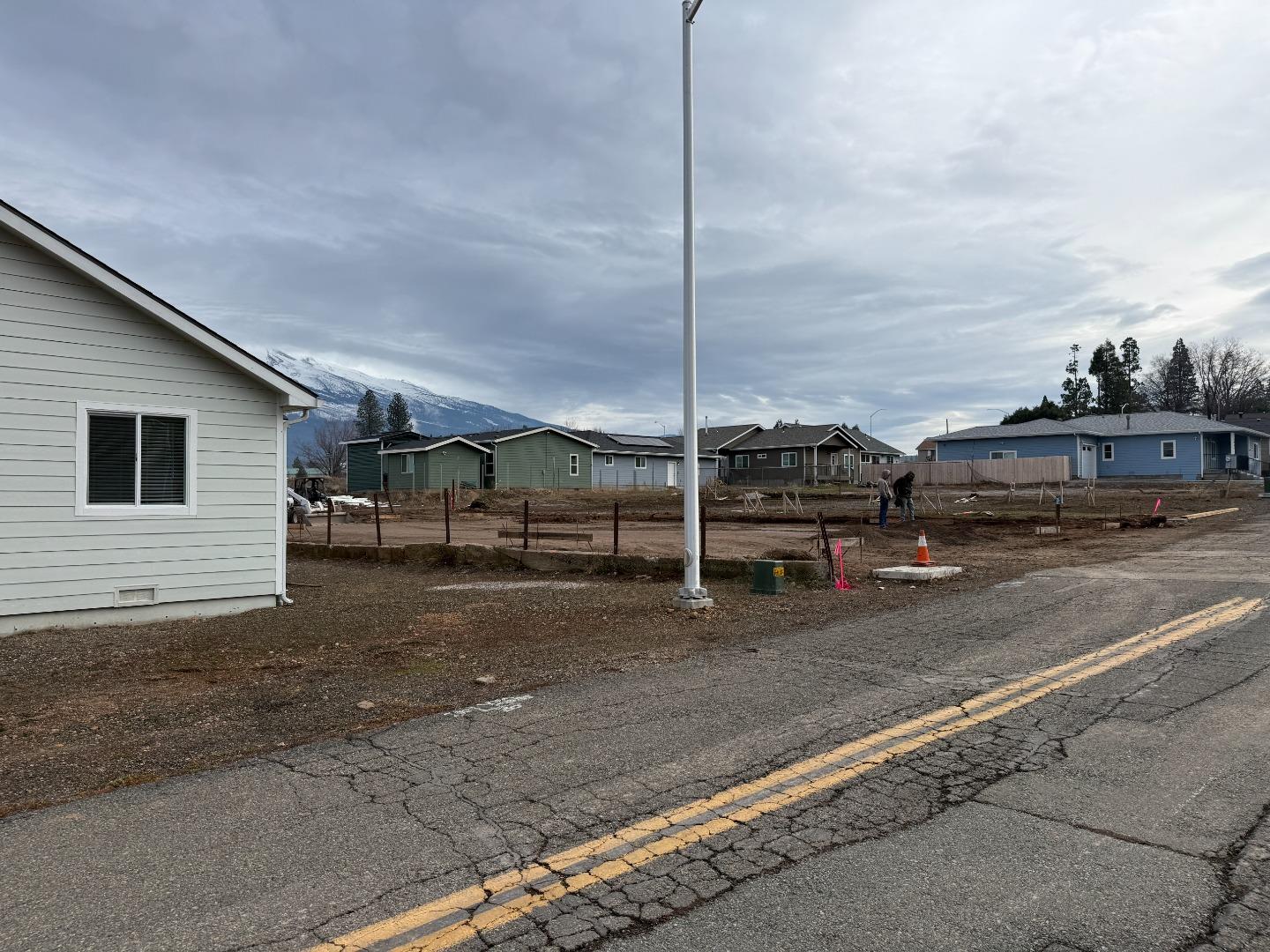 Detail Gallery Image 25 of 38 For 1523 Alameda Ave, Weed,  CA 96094 - 3 Beds | 2 Baths