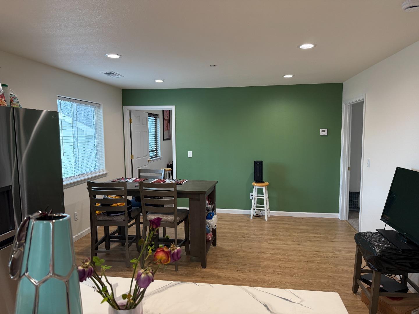 Detail Gallery Image 5 of 38 For 1523 Alameda Ave, Weed,  CA 96094 - 3 Beds | 2 Baths