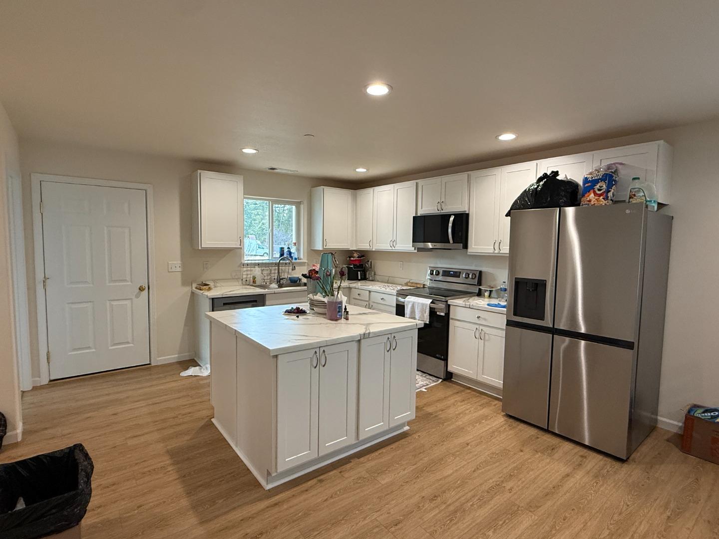 Detail Gallery Image 6 of 38 For 1523 Alameda Ave, Weed,  CA 96094 - 3 Beds | 2 Baths