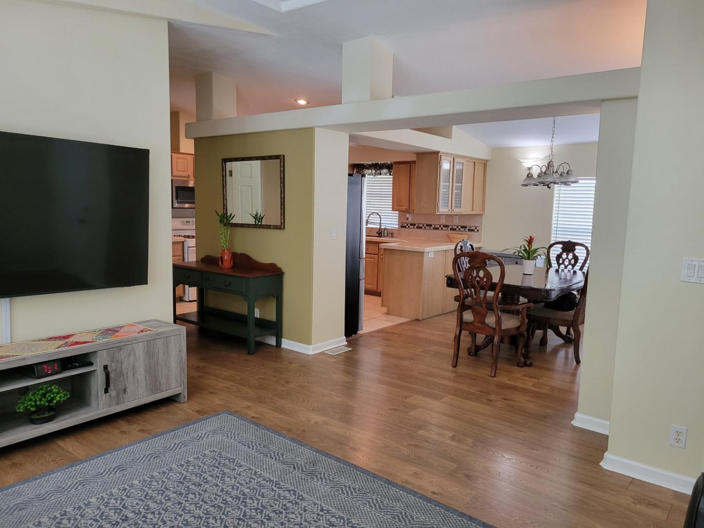 Detail Gallery Image 3 of 17 For 1220 Vienna Dr #464,  Sunnyvale,  CA 94089 - 3 Beds | 2 Baths