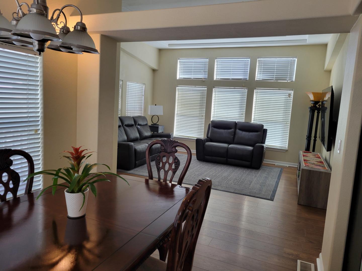 Detail Gallery Image 4 of 17 For 1220 Vienna Dr #464,  Sunnyvale,  CA 94089 - 3 Beds | 2 Baths