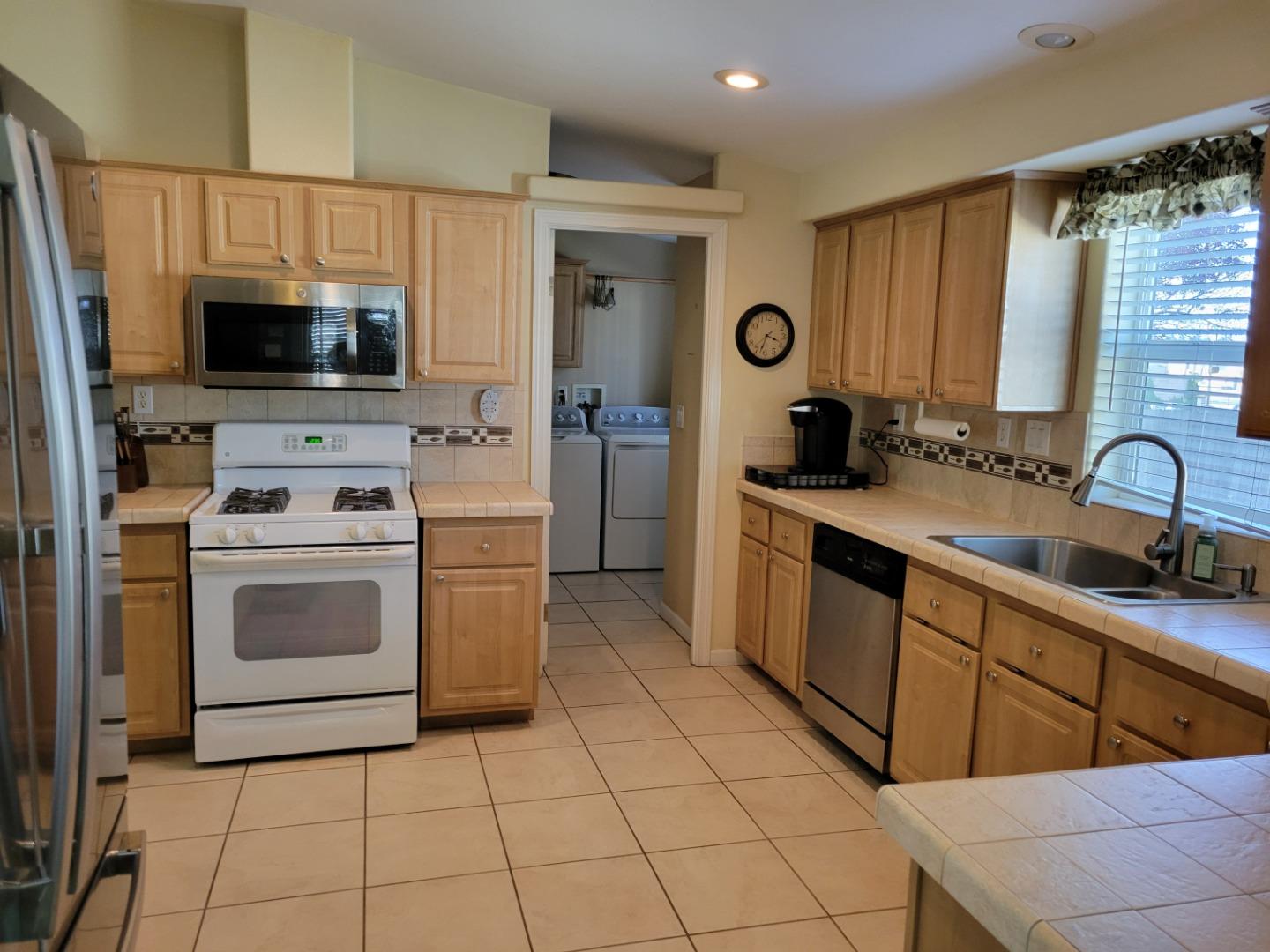 Detail Gallery Image 7 of 17 For 1220 Vienna Dr #464,  Sunnyvale,  CA 94089 - 3 Beds | 2 Baths
