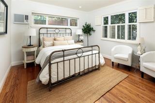 Detail Gallery Image 9 of 19 For 1015 Mallet Ct, Menlo Park,  CA 94025 - 2 Beds | 1/1 Baths