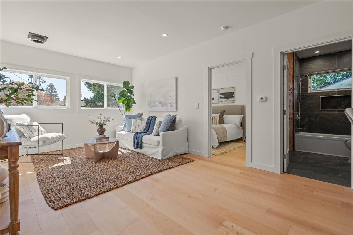 Detail Gallery Image 3 of 14 For 229 Coulson Ave, Santa Cruz,  CA 95060 - 2 Beds | 1 Baths