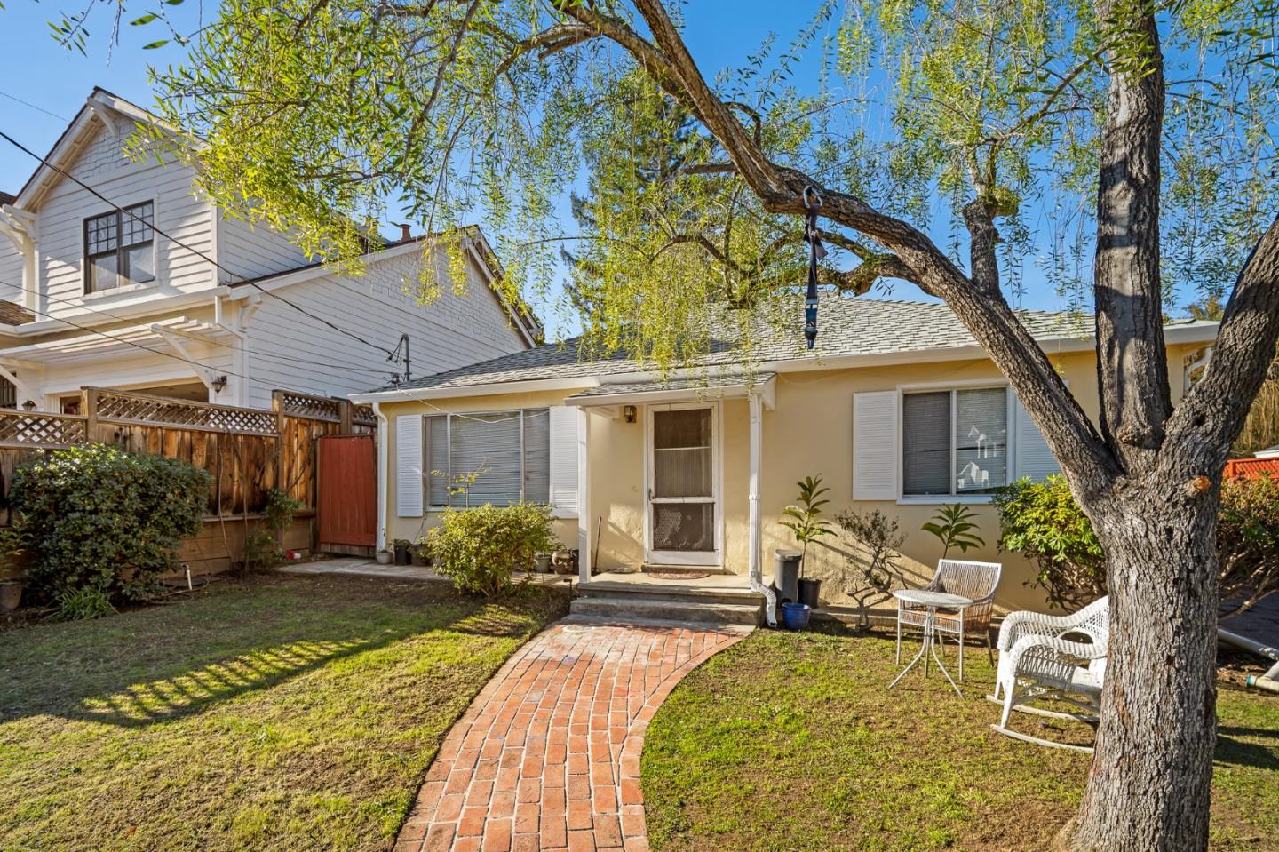 Detail Gallery Image 3 of 44 For 2066 Sterling Ave, Menlo Park,  CA 94025 - 3 Beds | 2 Baths