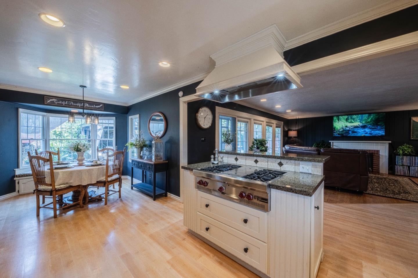 Detail Gallery Image 10 of 35 For 730 Lemos Ave, Salinas,  CA 93901 - 3 Beds | 2 Baths