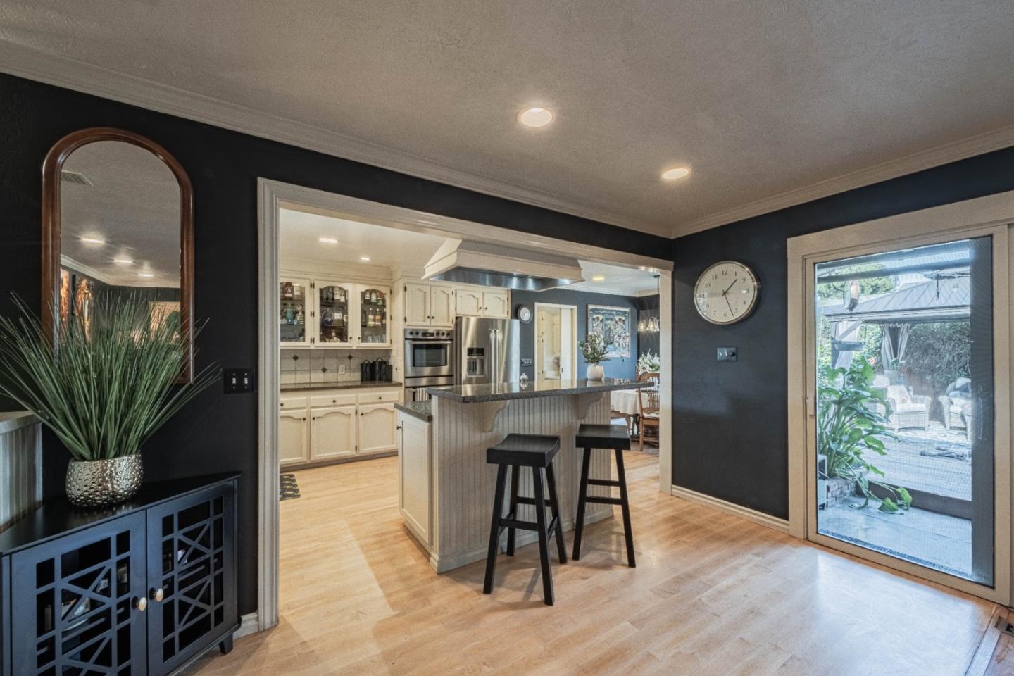 Detail Gallery Image 7 of 35 For 730 Lemos Ave, Salinas,  CA 93901 - 3 Beds | 2 Baths