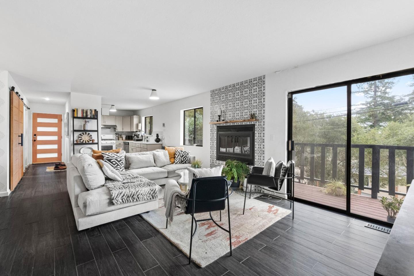 Detail Gallery Image 12 of 63 For 3320 Robinson Dr, Oakland,  CA 94602 - 2 Beds | 2/1 Baths