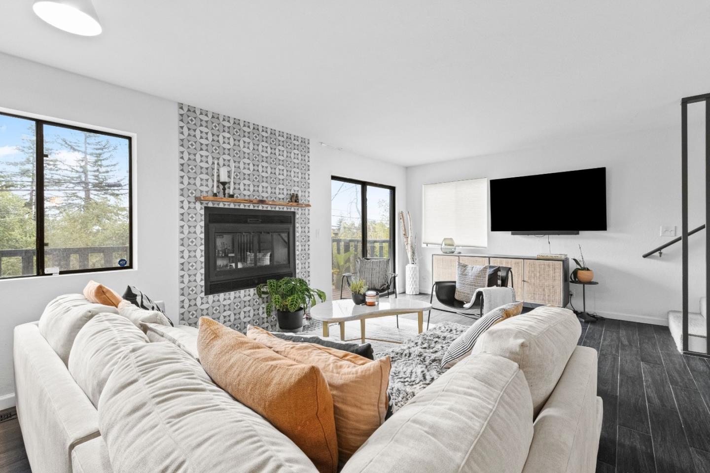 Detail Gallery Image 14 of 63 For 3320 Robinson Dr, Oakland,  CA 94602 - 2 Beds | 2/1 Baths