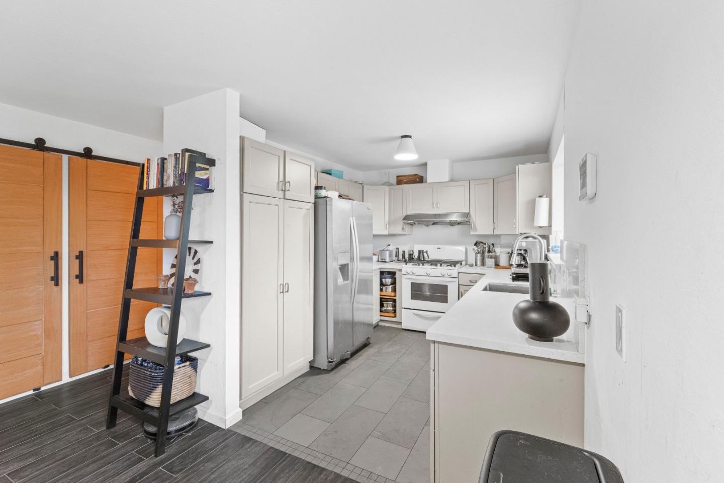 Detail Gallery Image 20 of 63 For 3320 Robinson Dr, Oakland,  CA 94602 - 2 Beds | 2/1 Baths