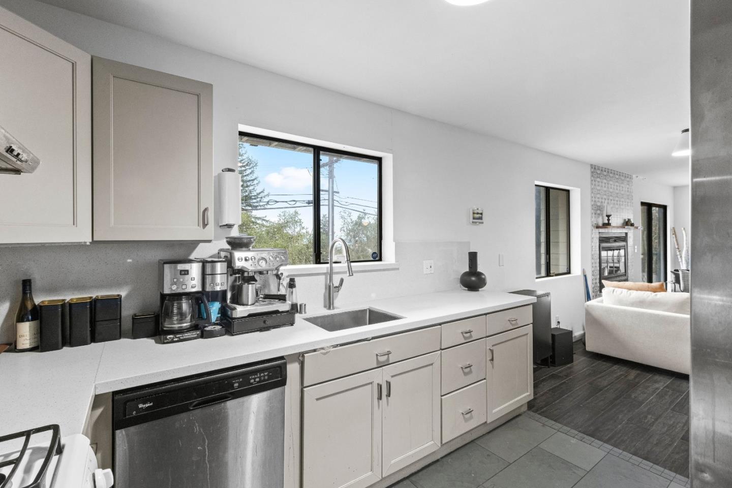 Detail Gallery Image 23 of 63 For 3320 Robinson Dr, Oakland,  CA 94602 - 2 Beds | 2/1 Baths