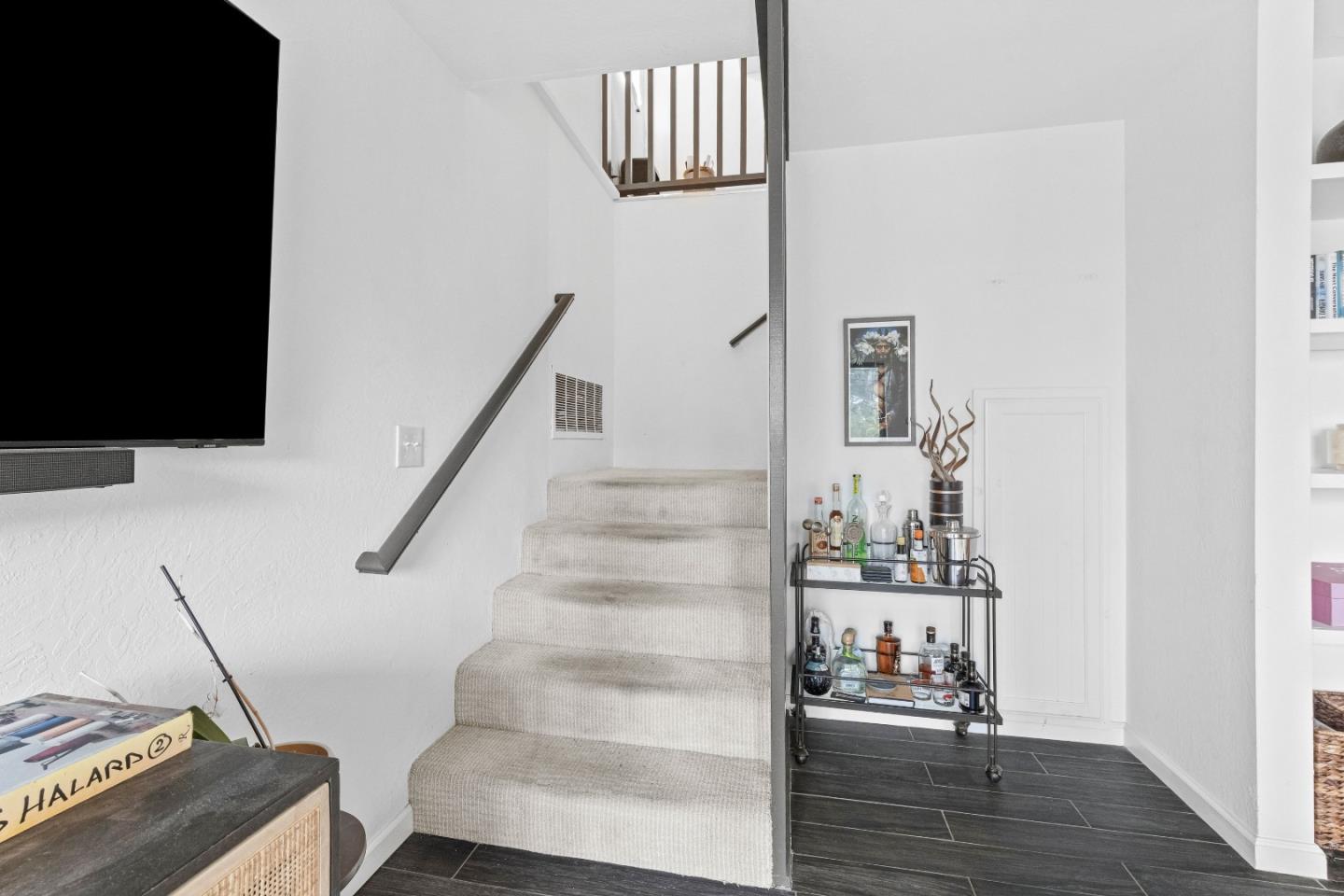 Detail Gallery Image 24 of 63 For 3320 Robinson Dr, Oakland,  CA 94602 - 2 Beds | 2/1 Baths