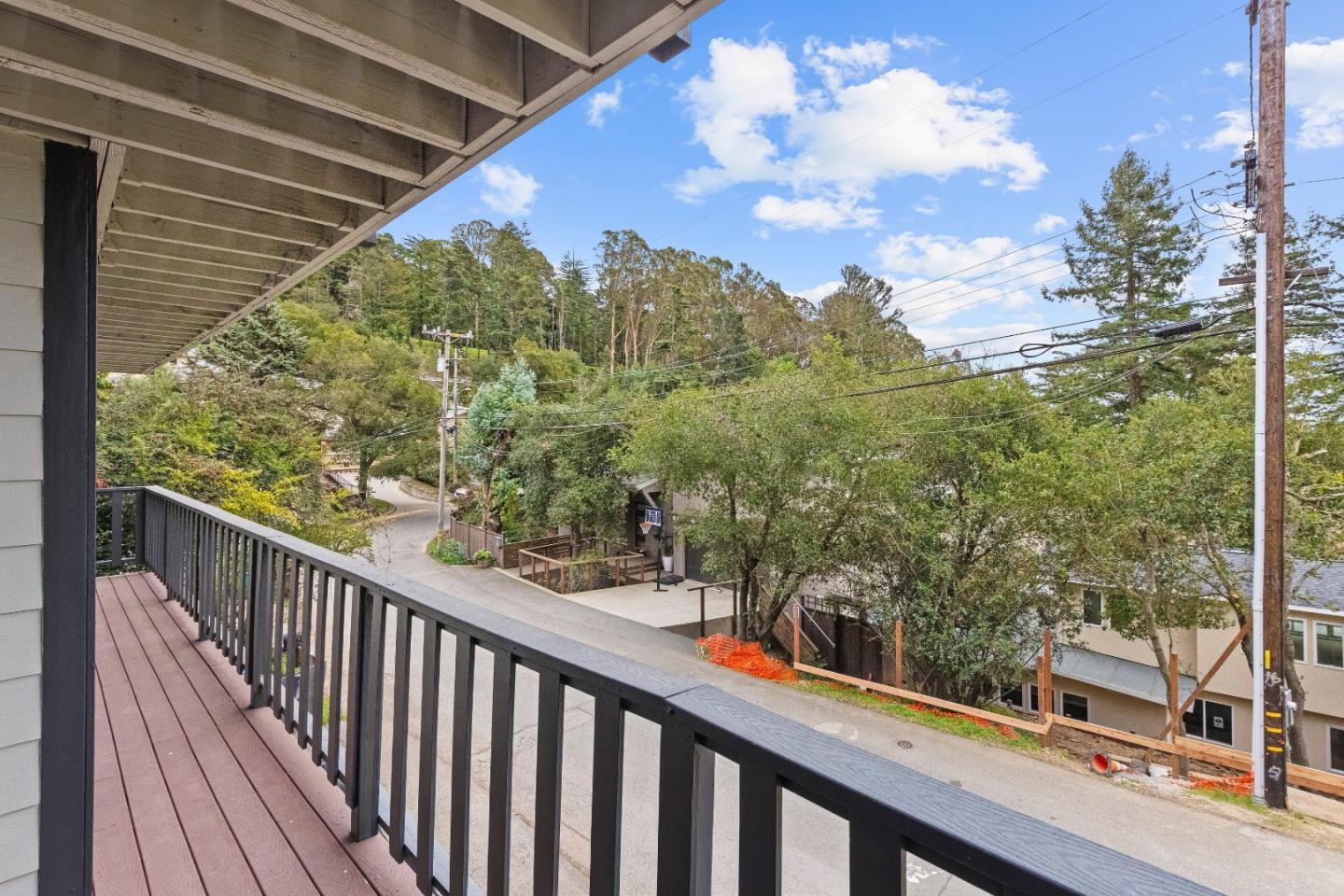 Detail Gallery Image 45 of 63 For 3320 Robinson Dr, Oakland,  CA 94602 - 2 Beds | 2/1 Baths