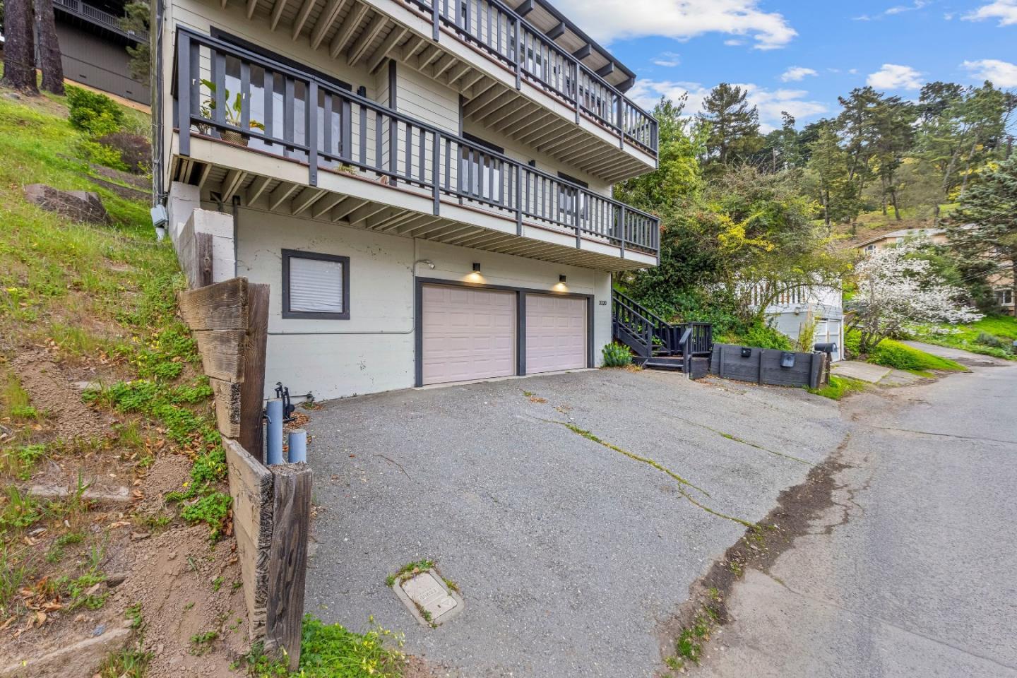 Detail Gallery Image 5 of 63 For 3320 Robinson Dr, Oakland,  CA 94602 - 2 Beds | 2/1 Baths