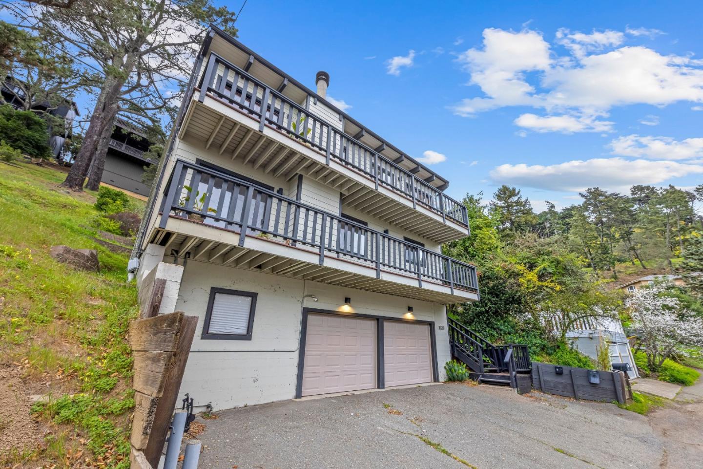 Detail Gallery Image 6 of 63 For 3320 Robinson Dr, Oakland,  CA 94602 - 2 Beds | 2/1 Baths