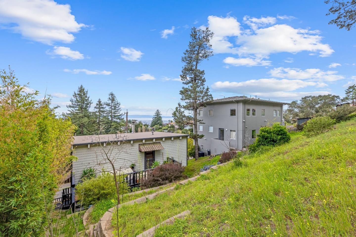 Detail Gallery Image 61 of 63 For 3320 Robinson Dr, Oakland,  CA 94602 - 2 Beds | 2/1 Baths