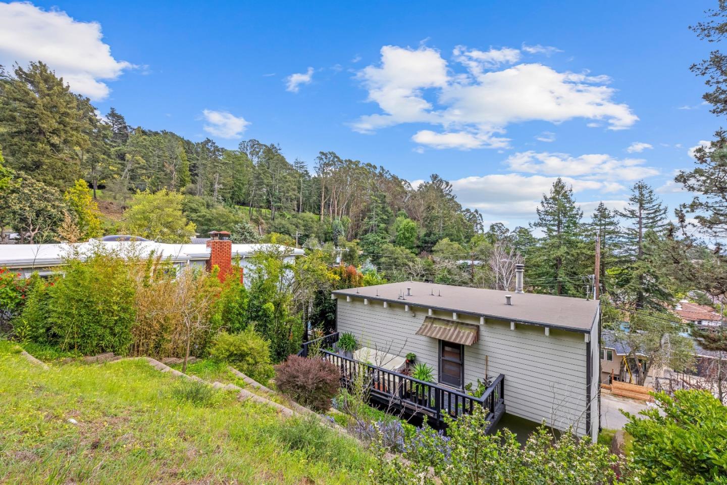 Detail Gallery Image 62 of 63 For 3320 Robinson Dr, Oakland,  CA 94602 - 2 Beds | 2/1 Baths