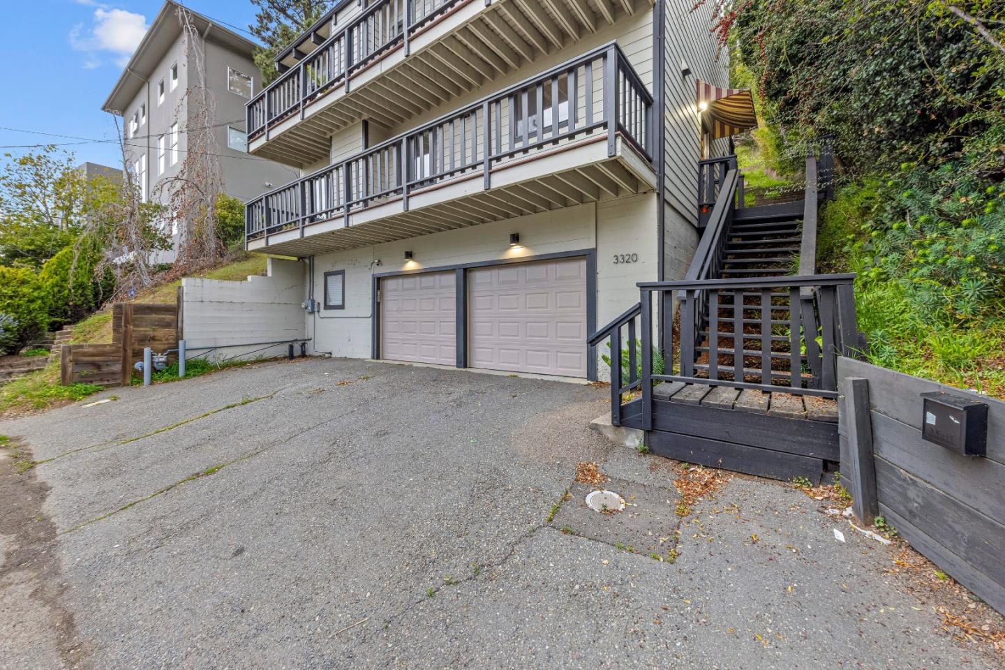 Detail Gallery Image 7 of 63 For 3320 Robinson Dr, Oakland,  CA 94602 - 2 Beds | 2/1 Baths