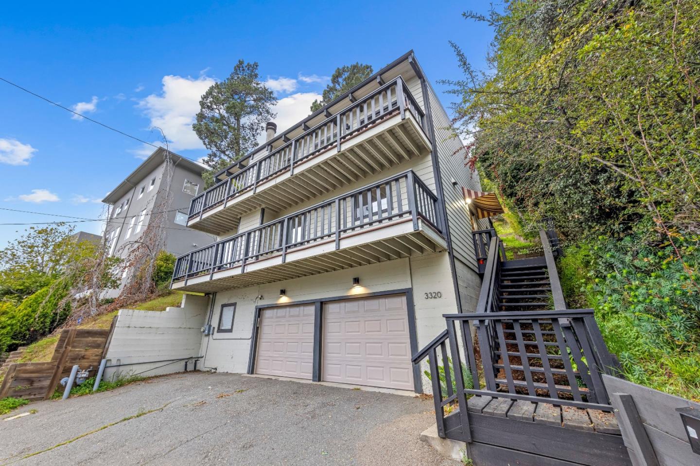 Detail Gallery Image 8 of 63 For 3320 Robinson Dr, Oakland,  CA 94602 - 2 Beds | 2/1 Baths