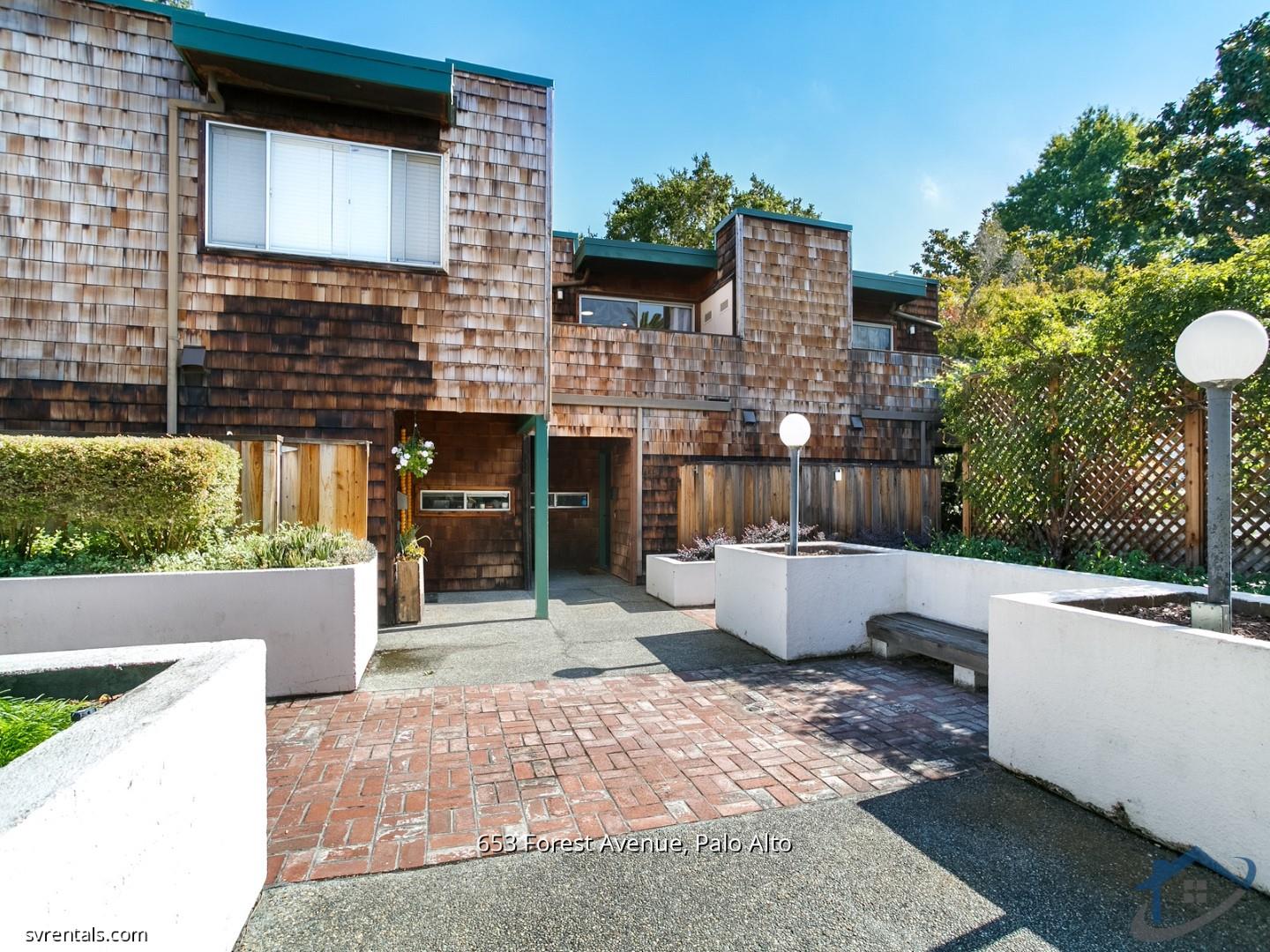 Detail Gallery Image 2 of 19 For 653 Forest Ave, Palo Alto,  CA 94301 - 2 Beds | 1/1 Baths