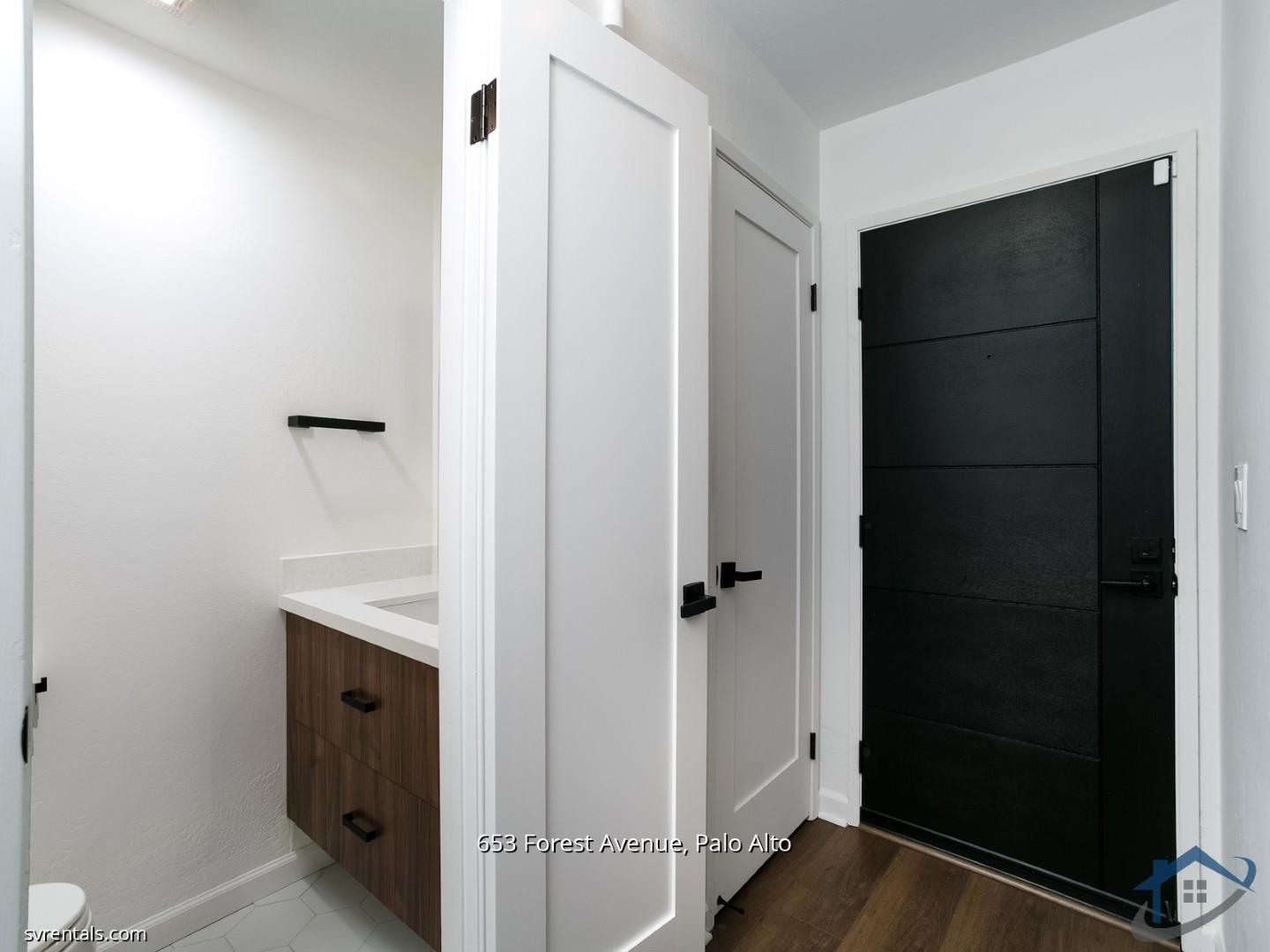 Detail Gallery Image 7 of 19 For 653 Forest Ave, Palo Alto,  CA 94301 - 2 Beds | 1/1 Baths