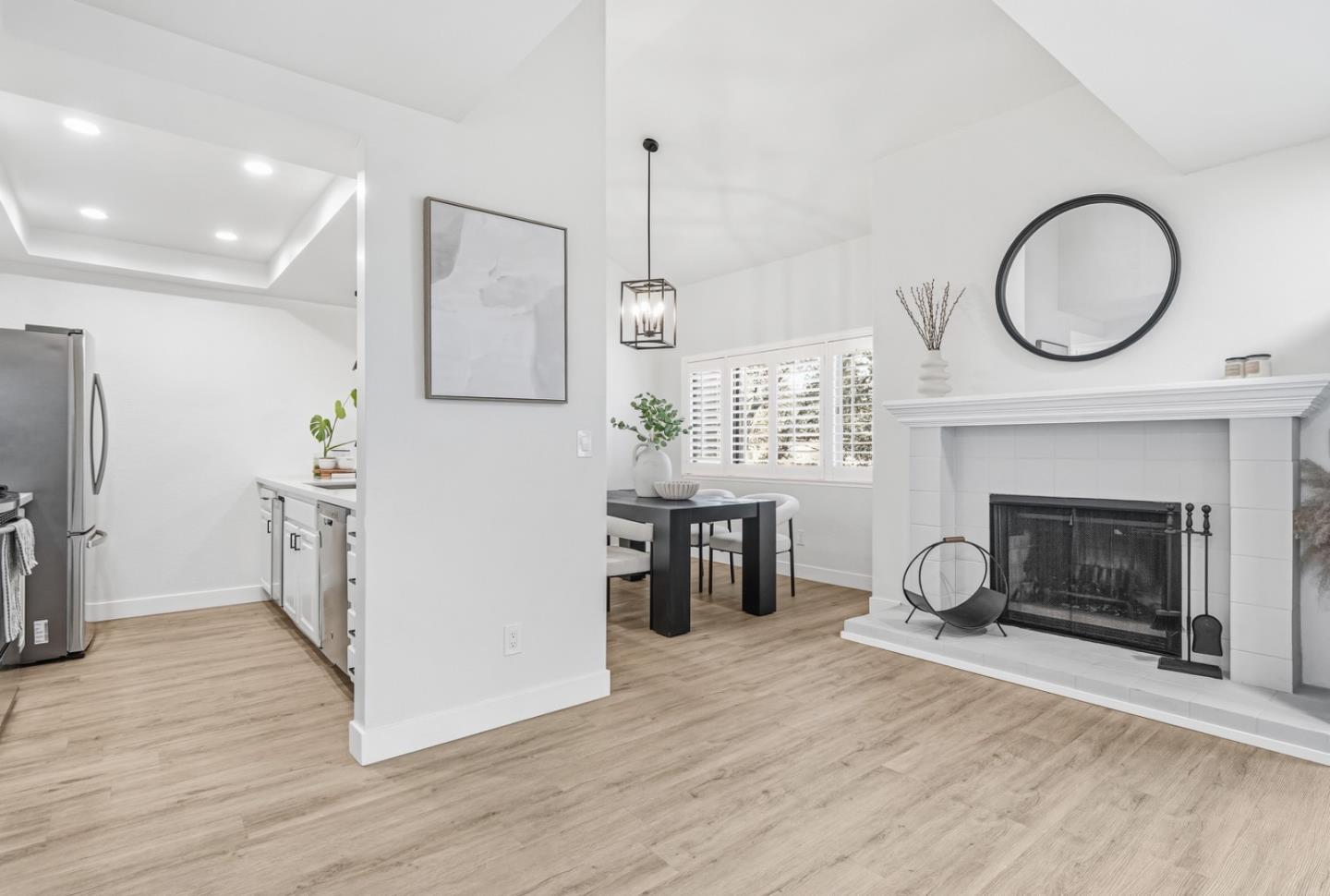 Detail Gallery Image 5 of 31 For 3705 Terstena Pl #201,  Santa Clara,  CA 95051 - 2 Beds | 2 Baths