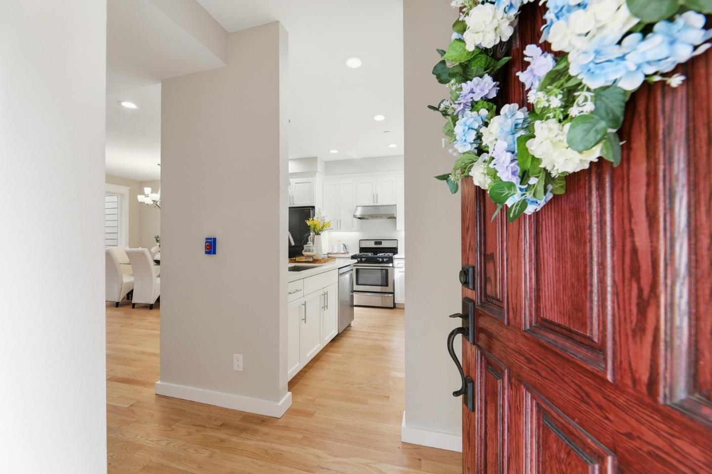 Detail Gallery Image 3 of 30 For 14637 Big Basin Way, Saratoga,  CA 95070 - 3 Beds | 3/1 Baths