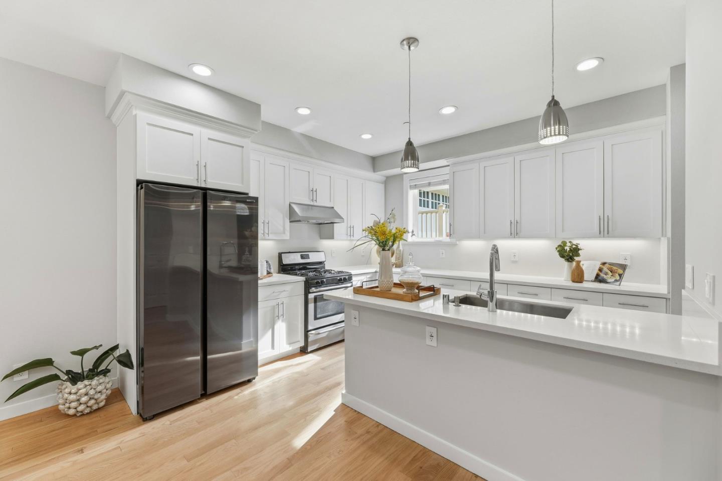 Detail Gallery Image 5 of 30 For 14637 Big Basin Way, Saratoga,  CA 95070 - 3 Beds | 3/1 Baths