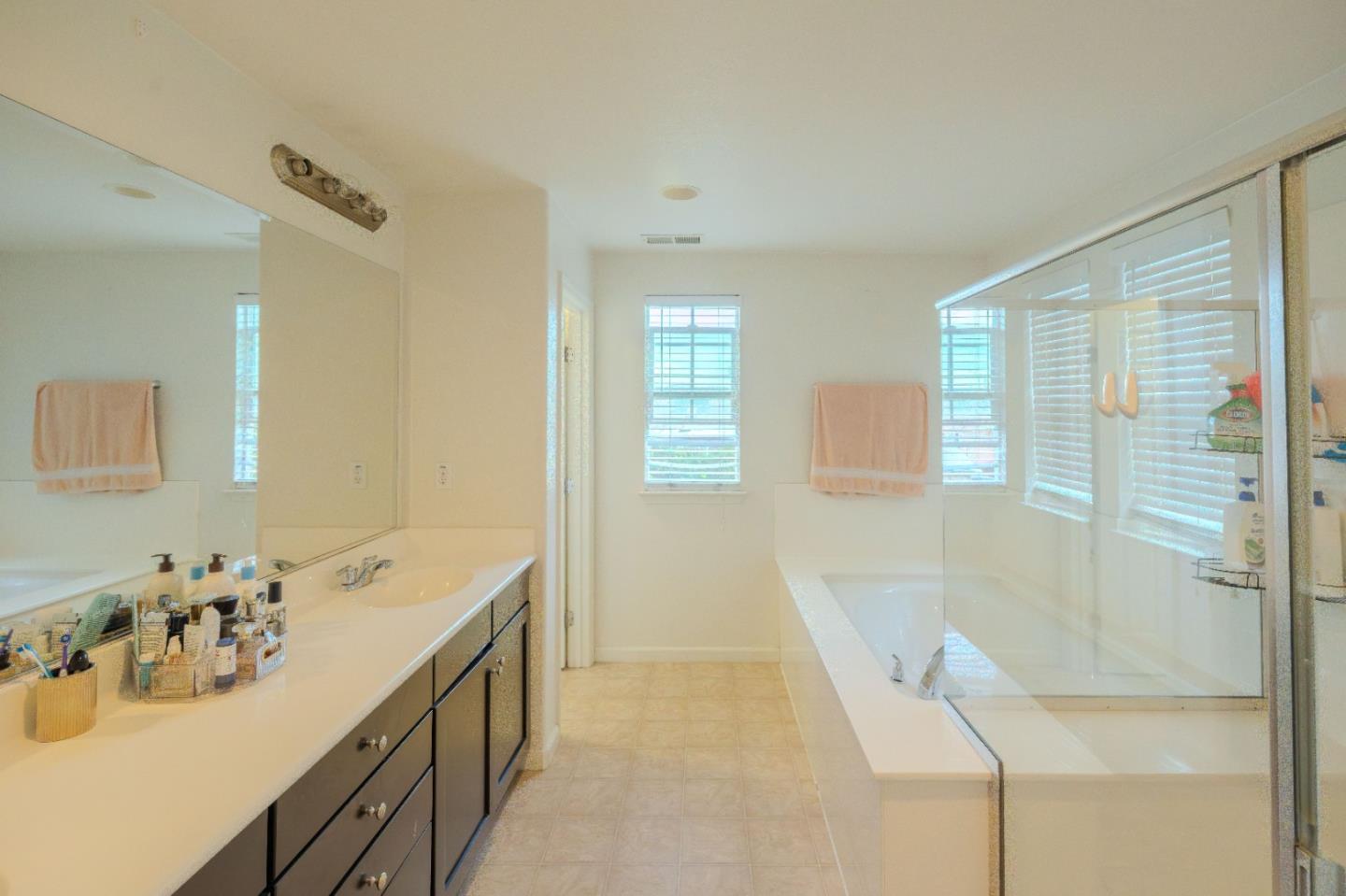 Detail Gallery Image 21 of 31 For 225 Montevina Way, Hayward,  CA 94545 - 3 Beds | 2/1 Baths