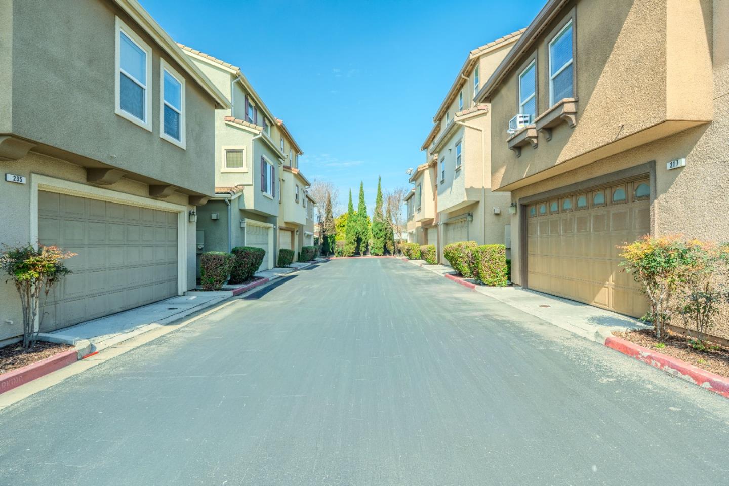 Detail Gallery Image 28 of 31 For 225 Montevina Way, Hayward,  CA 94545 - 3 Beds | 2/1 Baths