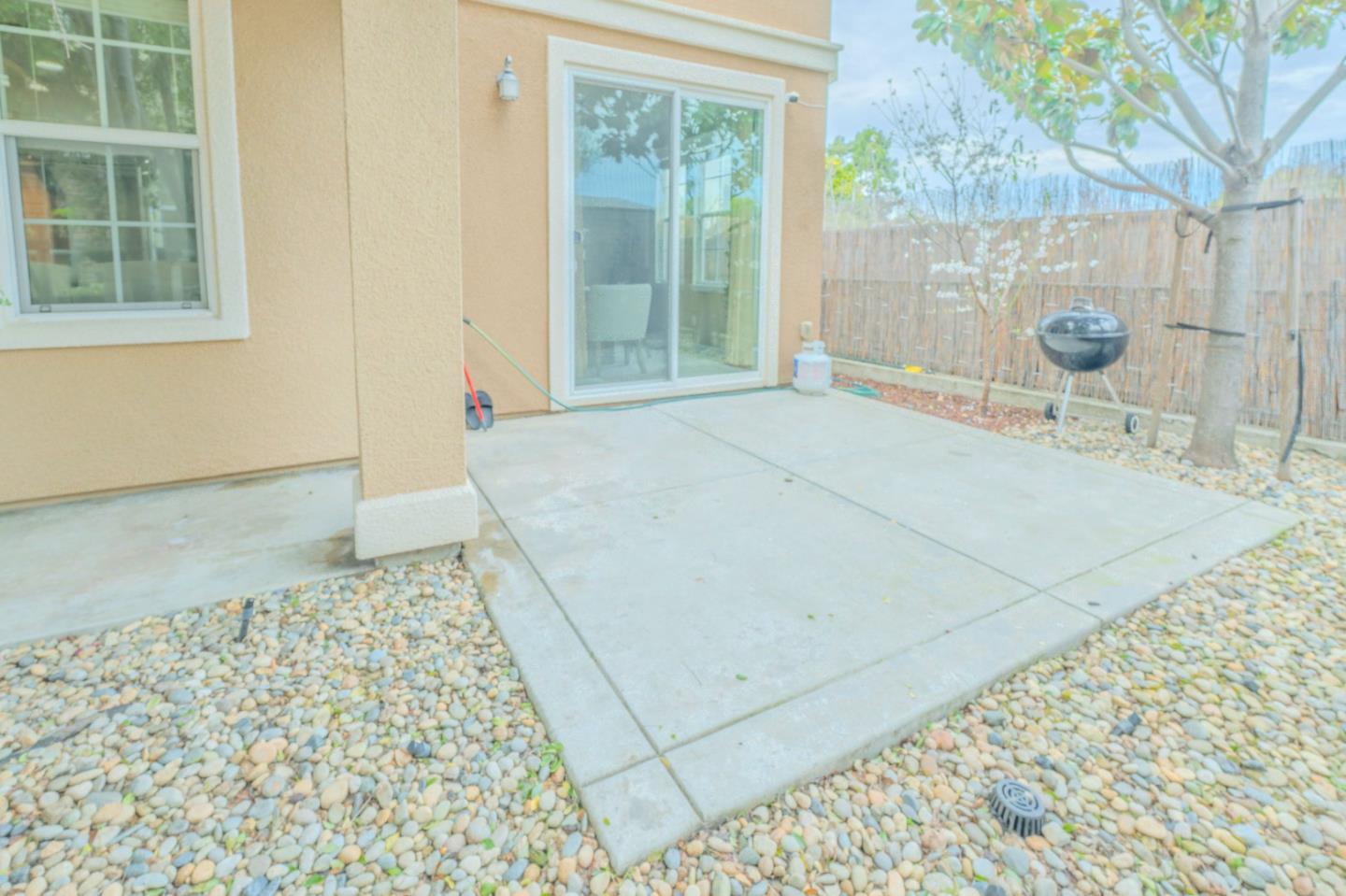 Detail Gallery Image 8 of 31 For 225 Montevina Way, Hayward,  CA 94545 - 3 Beds | 2/1 Baths