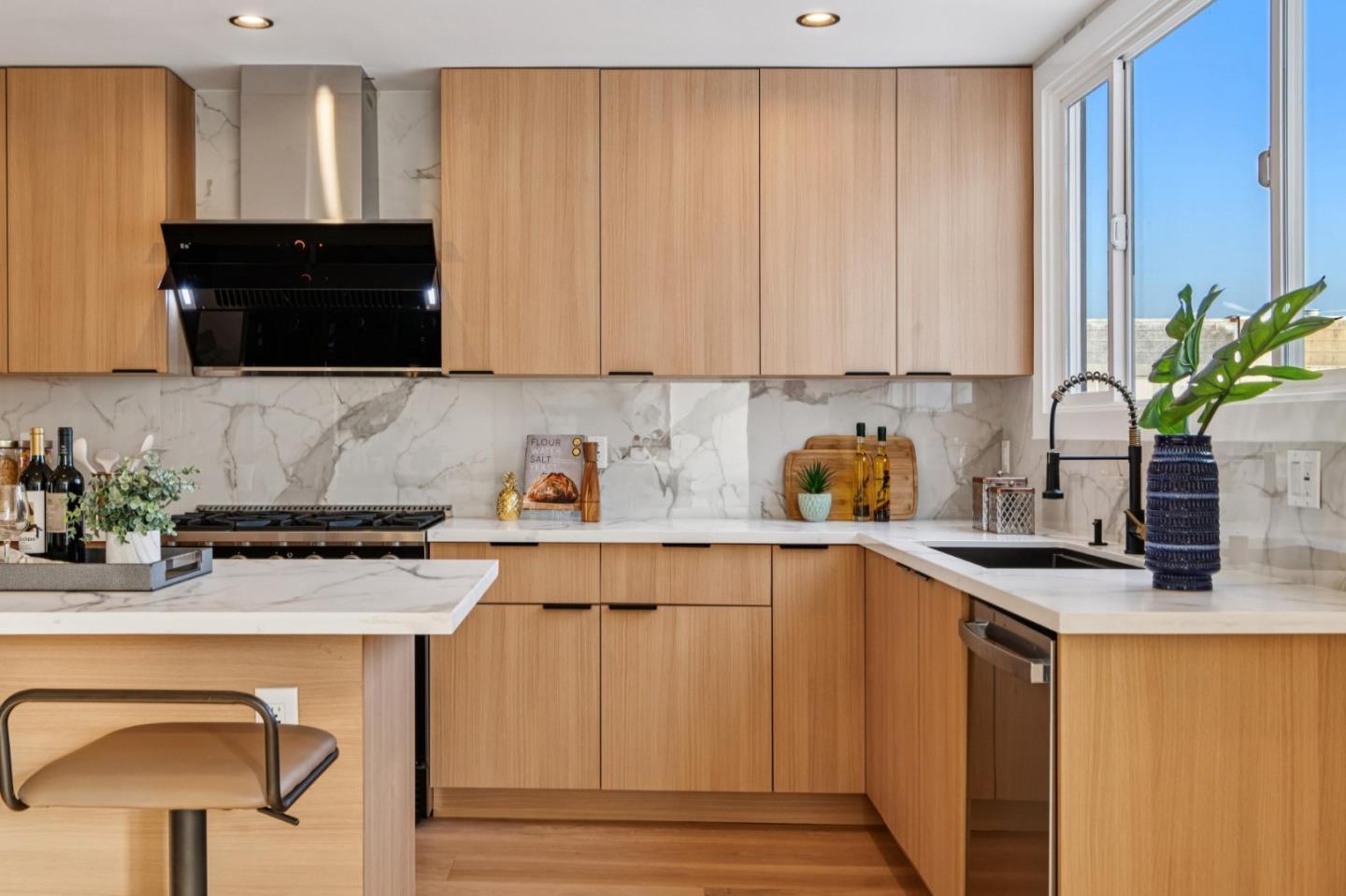 Detail Gallery Image 27 of 73 For 4329 Pacheco St, San Francisco,  CA 94116 - 4 Beds | 4 Baths