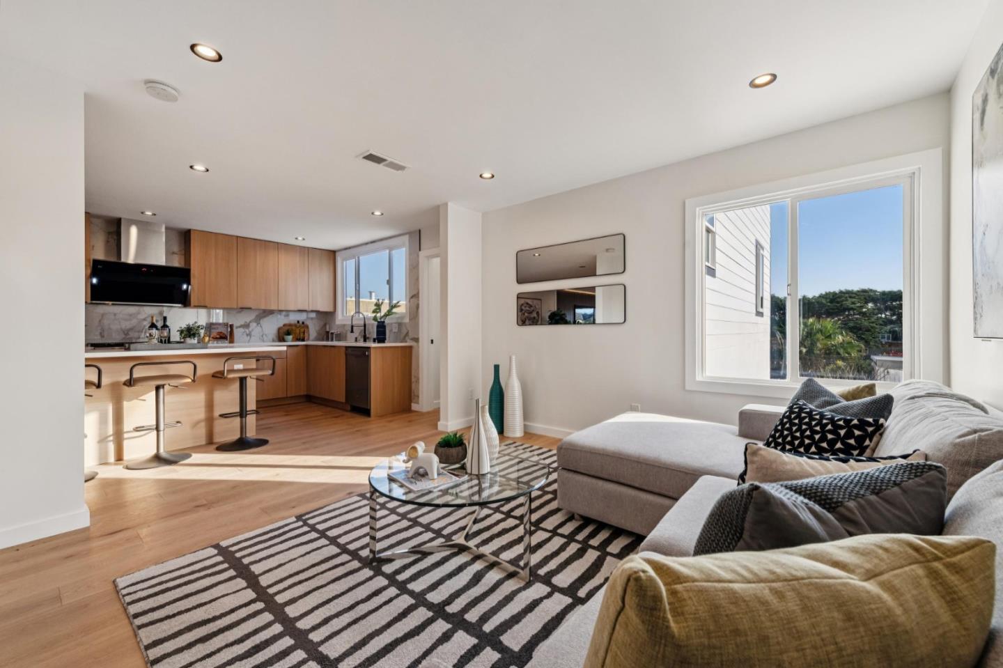 Detail Gallery Image 31 of 73 For 4329 Pacheco St, San Francisco,  CA 94116 - 4 Beds | 4 Baths