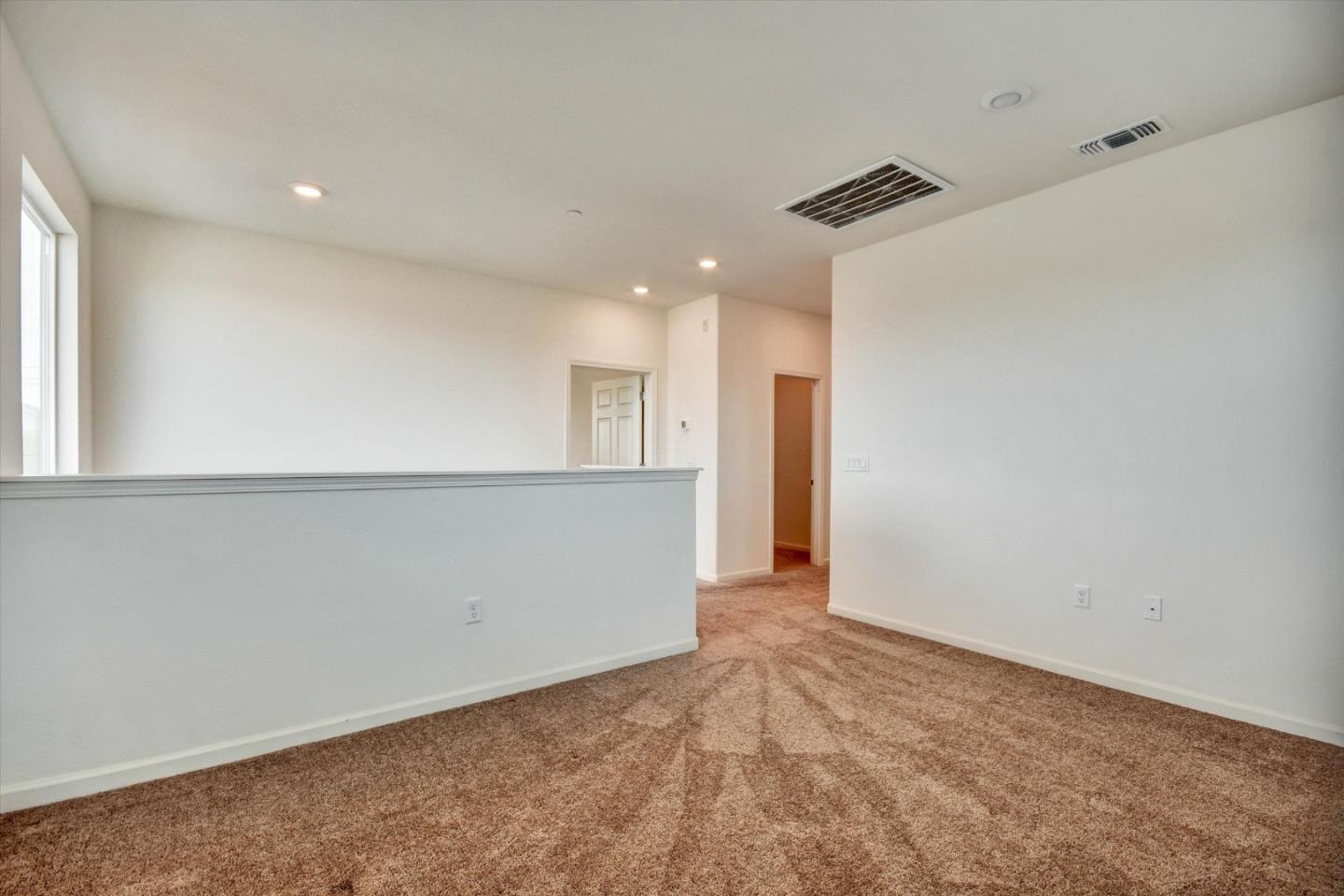 Detail Gallery Image 12 of 34 For 2160 Fuchsia Dr, Hollister,  CA 95023 - 4 Beds | 3 Baths