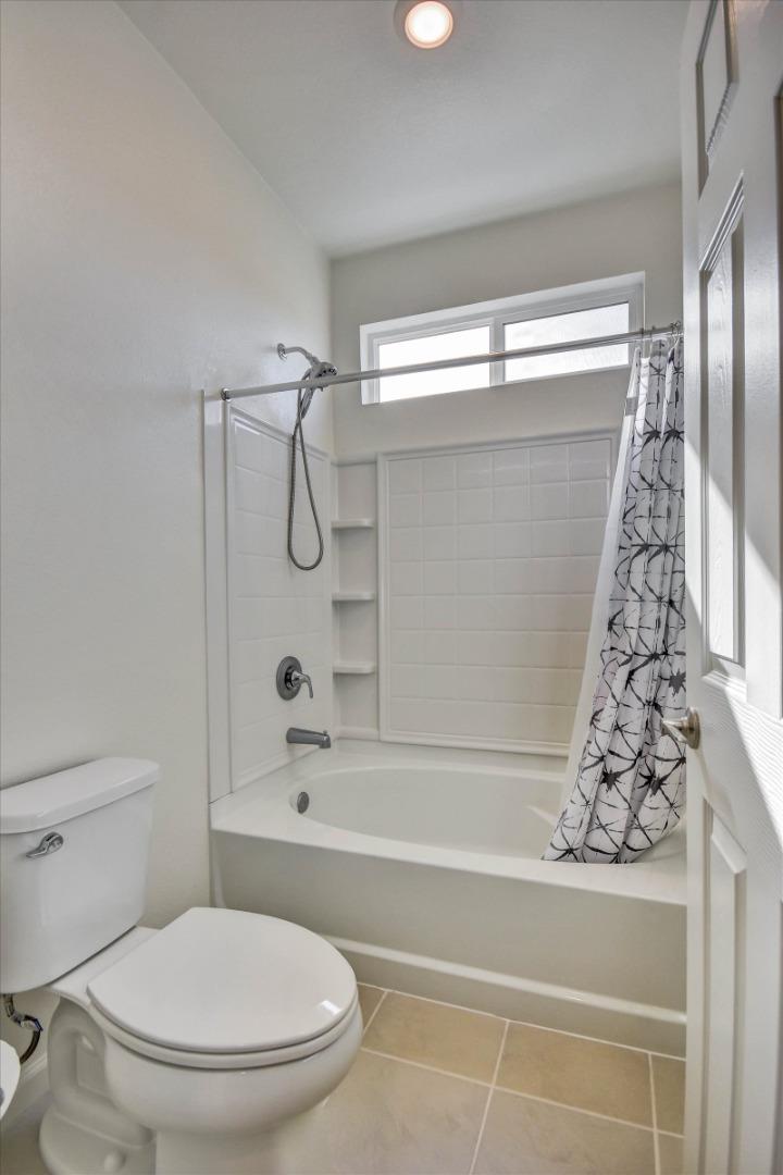 Detail Gallery Image 24 of 34 For 2160 Fuchsia Dr, Hollister,  CA 95023 - 4 Beds | 3 Baths