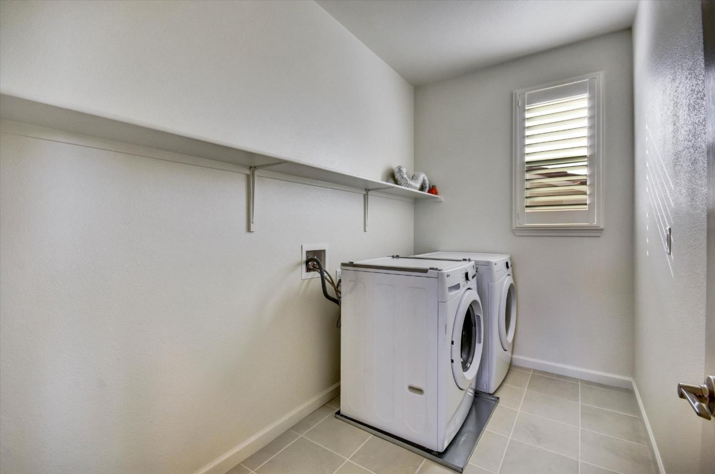 Detail Gallery Image 29 of 34 For 2160 Fuchsia Dr, Hollister,  CA 95023 - 4 Beds | 3 Baths