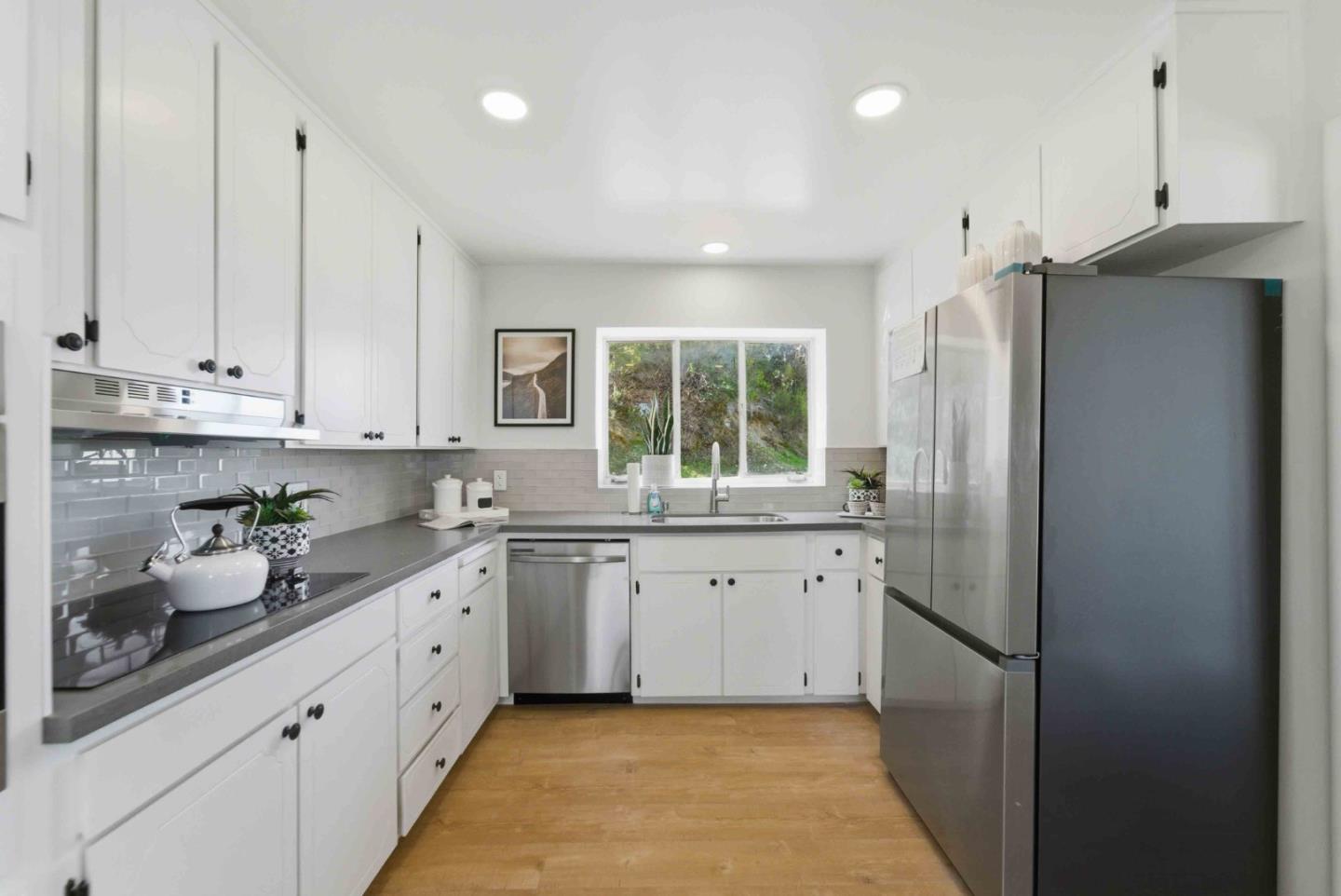 Detail Gallery Image 11 of 30 For 15245 Francis Oaks Way, Los Gatos,  CA 95032 - 2 Beds | 1/1 Baths