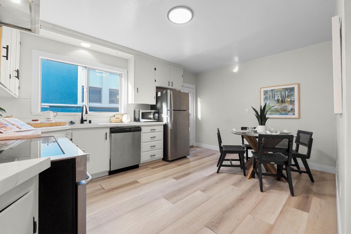 Detail Gallery Image 15 of 35 For 807 Brooklyn Ave, Oakland,  CA 94606 - 3 Beds | 1 Baths