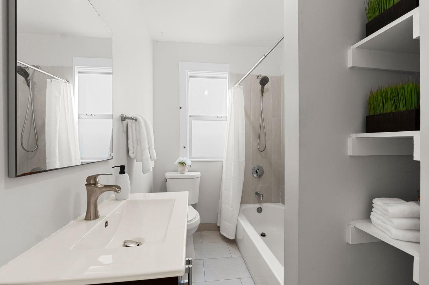 Detail Gallery Image 20 of 35 For 807 Brooklyn Ave, Oakland,  CA 94606 - 3 Beds | 1 Baths